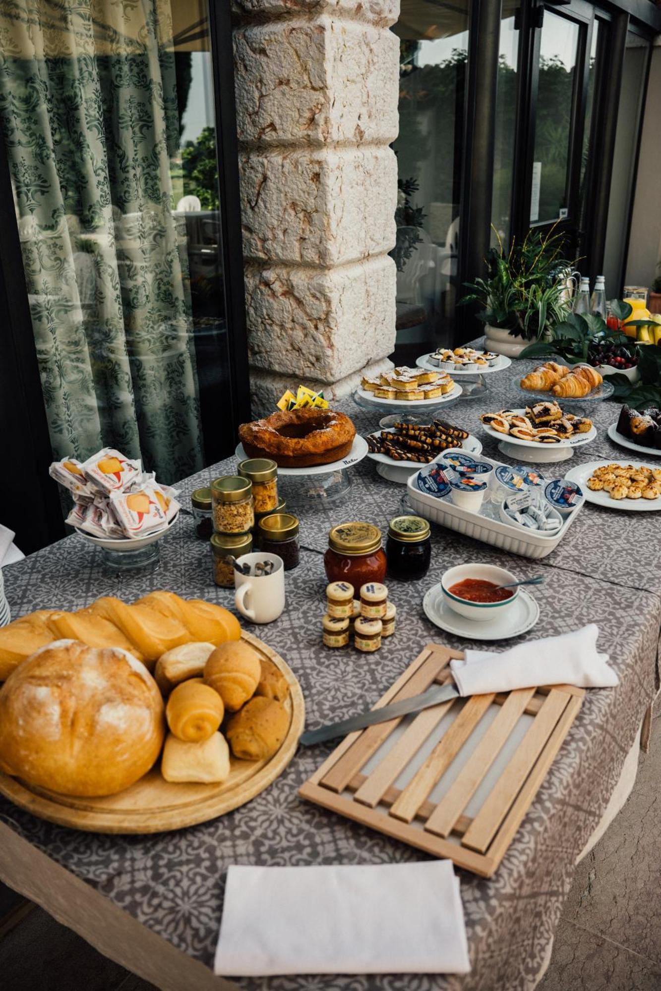 Albergo La Meridiana Castelnuovo del Garda Exteriör bild