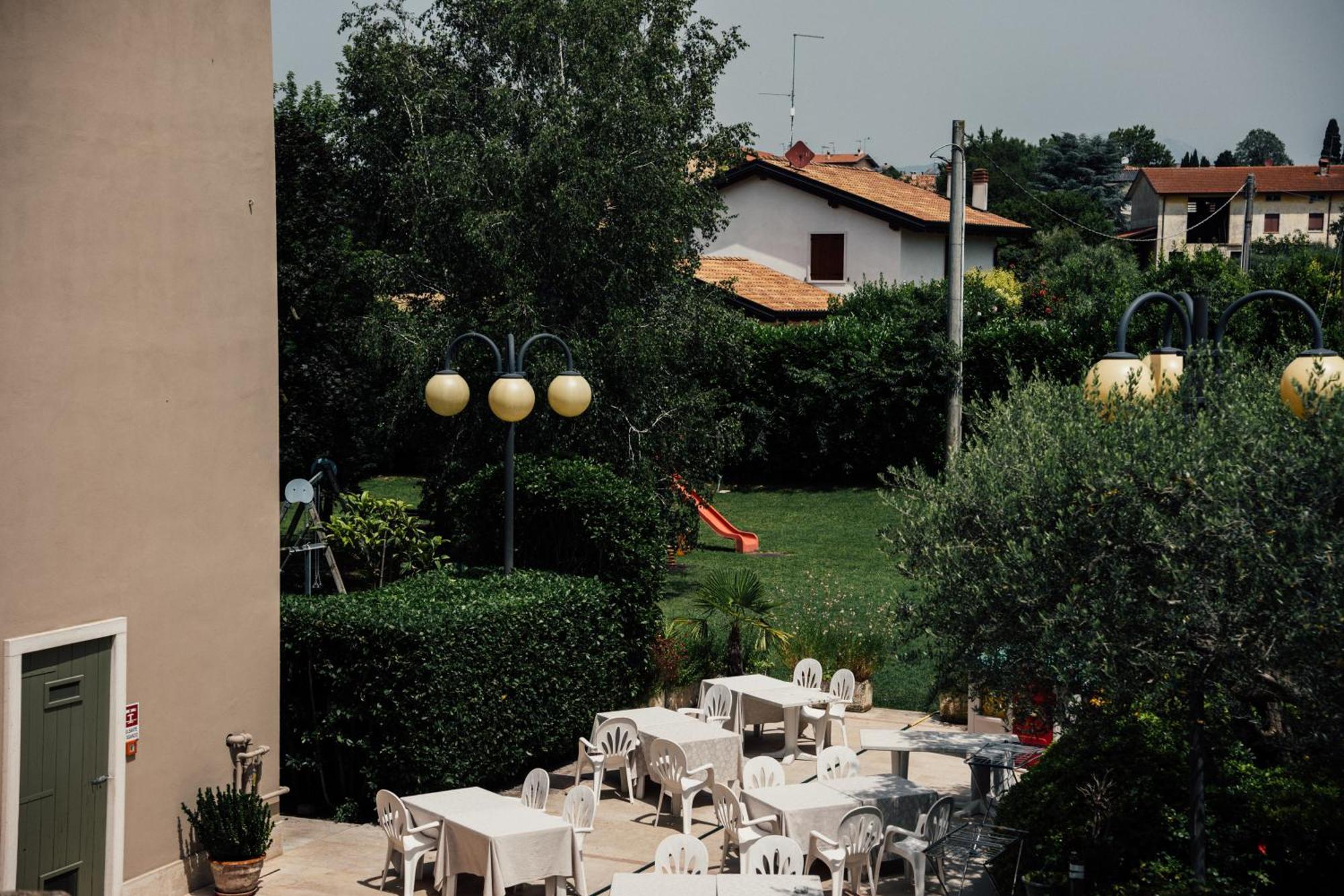 Albergo La Meridiana Castelnuovo del Garda Exteriör bild