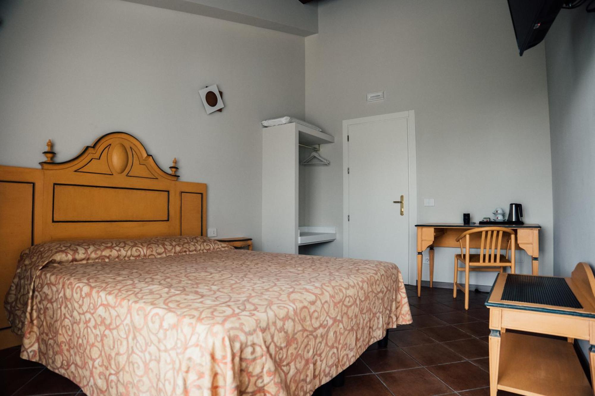 Albergo La Meridiana Castelnuovo del Garda Exteriör bild