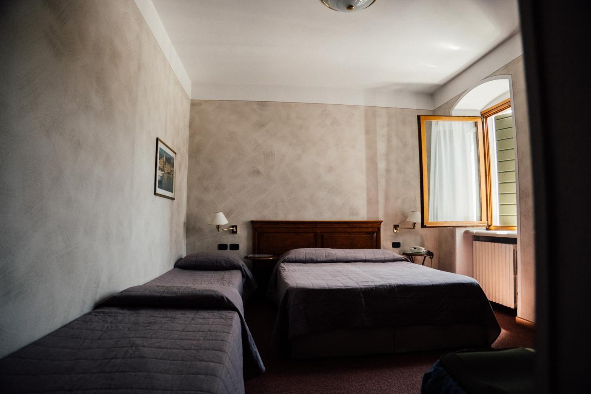 Albergo La Meridiana Castelnuovo del Garda Exteriör bild